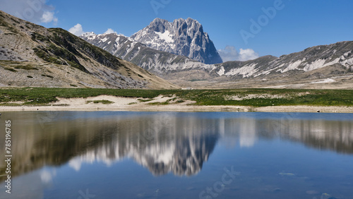 GRAN SASSO: il lago Pietranzoni, il Corno Grande e Campo Imperatore