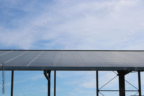 Panneau solaire sur hangar