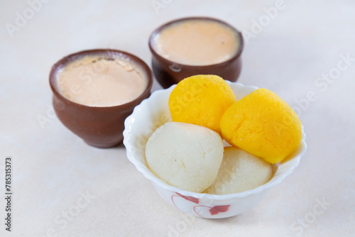 Traditional Bengali sweets, which include the famous Rasgulla, Rajbhog and sweet curd in earthen pots. © Roop Dey