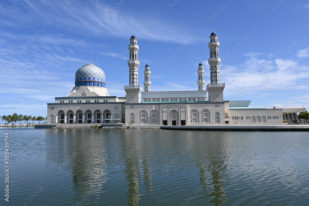 Naklejka premium Kota Kinabalu city mosque Borneo