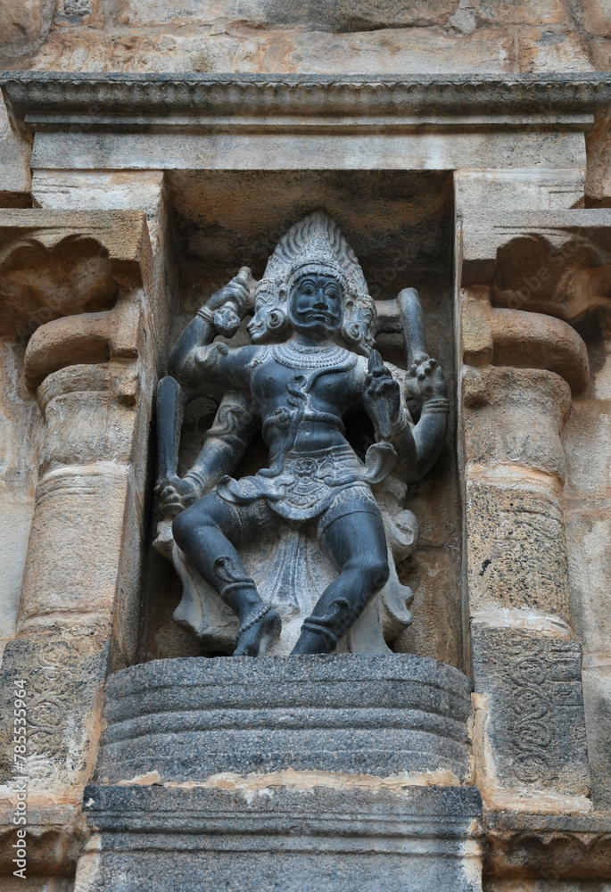 Statue at Dhrasuram