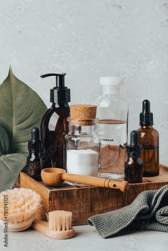 Obraz na płótnie zero waste eco friendly cleaning concept. wooden brushes, baking soda, vinegar w salonie