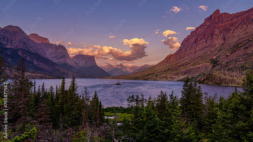 Fototapeta premium St Mary Lake