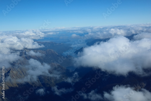 Berge im Süden von Neuseeland aus der Sicht des Flugzeuges