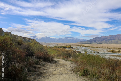 Ausblick auf Traumhafte Landschaft in Neuseeland mit Bergen und unglaublicher Weite 