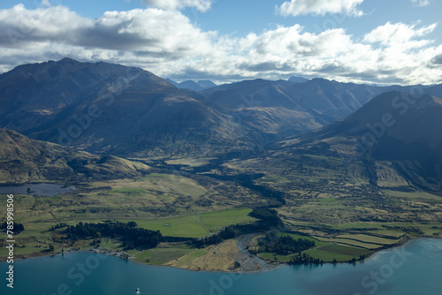 Foto aus dem Flugzeug auf dem Weg zum Milford Sound Berge Seen 