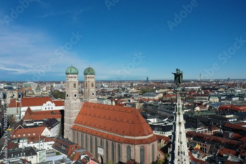 Frauenkirche und Münchner Kindl photo