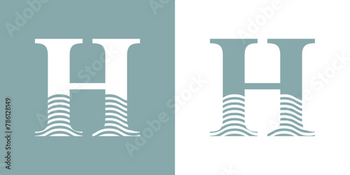 Logo Nautical. Letra inicial H con olas de mar