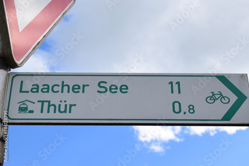bike road sign to Laacher See and village Thür