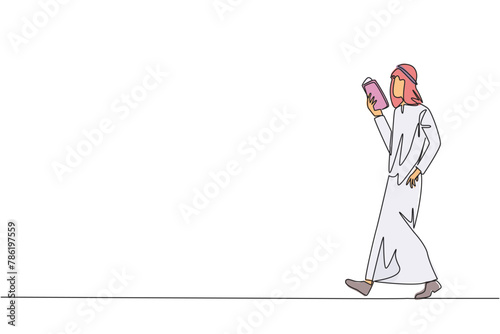 Single continuous line drawing Arab man walking reading the book. Gesture of memorizing something from a book. Read anywhere. Addicted to reading. Book festival. One line design vector illustration
