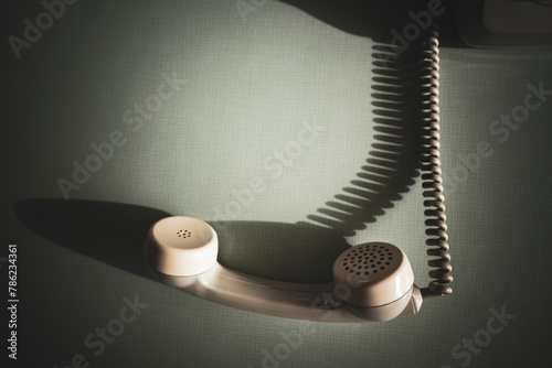 Photos Ein alter Telefon mit Wählscheibe