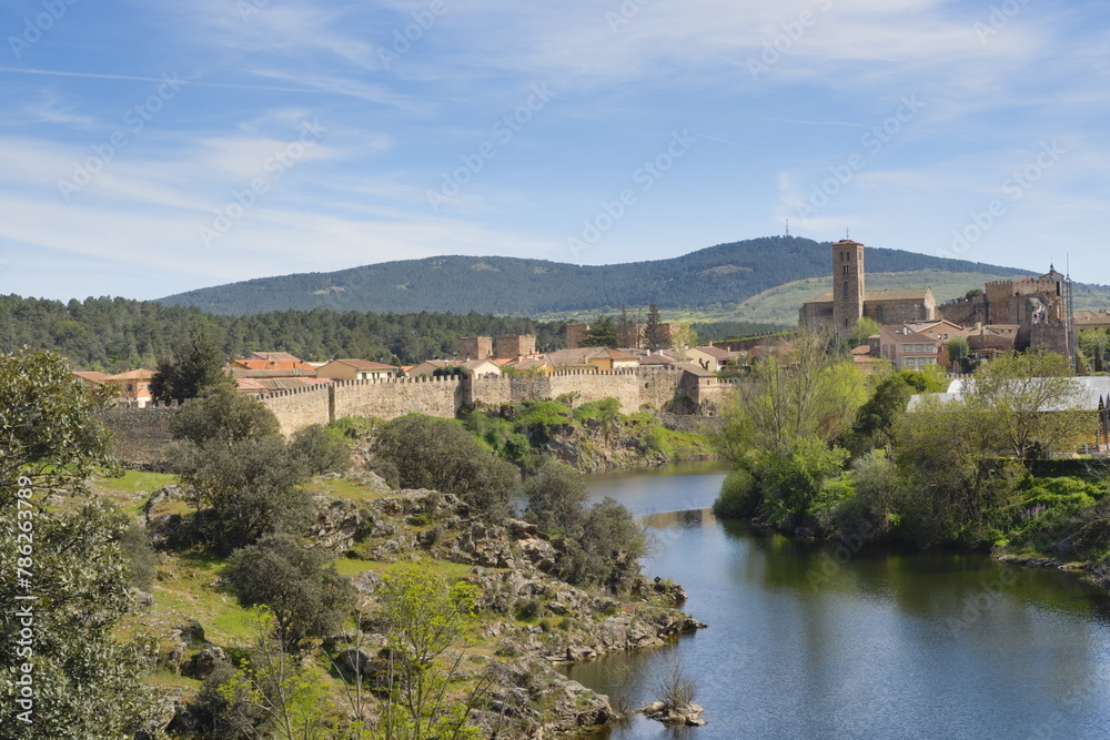 view of the town of buitrago de lozoya