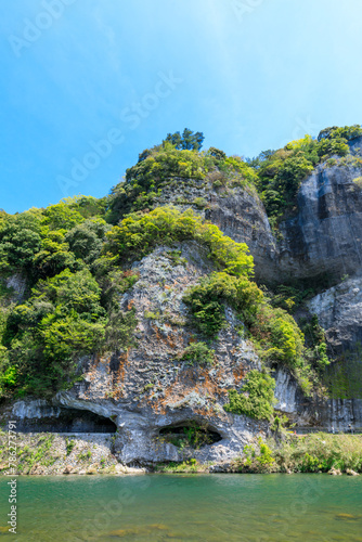 春の青の洞門　大分県中津市　Spring blue cave. Ooita Pref, Nakatsu City.