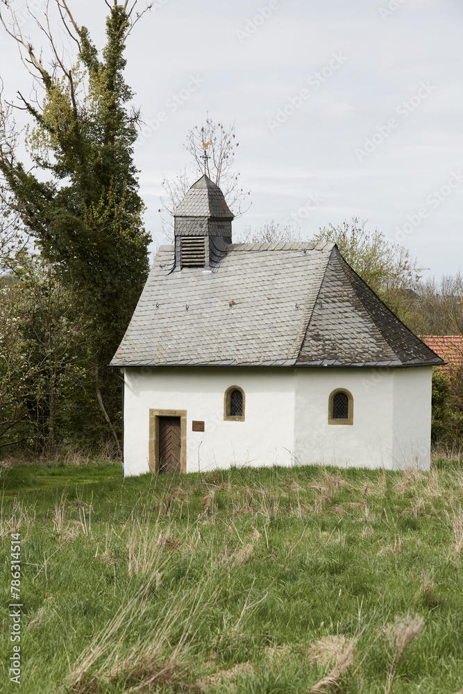 Kleine Kapelle in Weickede, Ortsteil Rüthen, Kreis Soest, NRW, Deutschland, April 2024 Kleine Kapelle in Weickede, Ortsteil Rüthen, Kreis Soest, NRW, Deutschland, April 2024