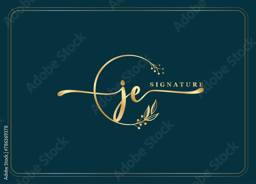 Fotografie luxury gold signature initial JE logo design isolated leaf and flower