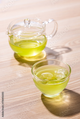 冷たい緑茶 © taa22