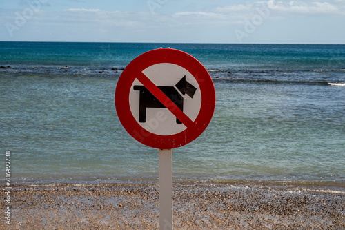 no swimming sign of dogs on the beach