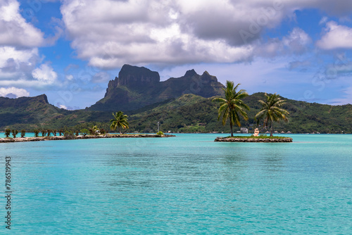 Bora Bora Island, French Polynesia. © marabelo