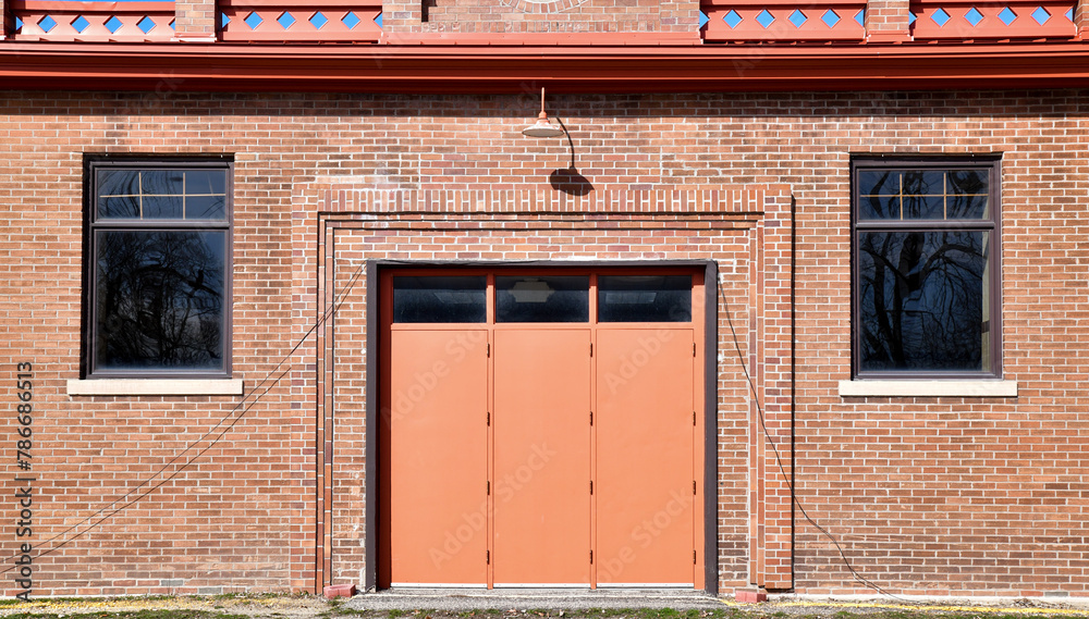 Obraz premium old warehouse door windows