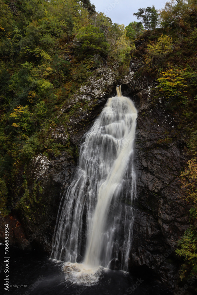 Obraz premium waterfall in the mountains