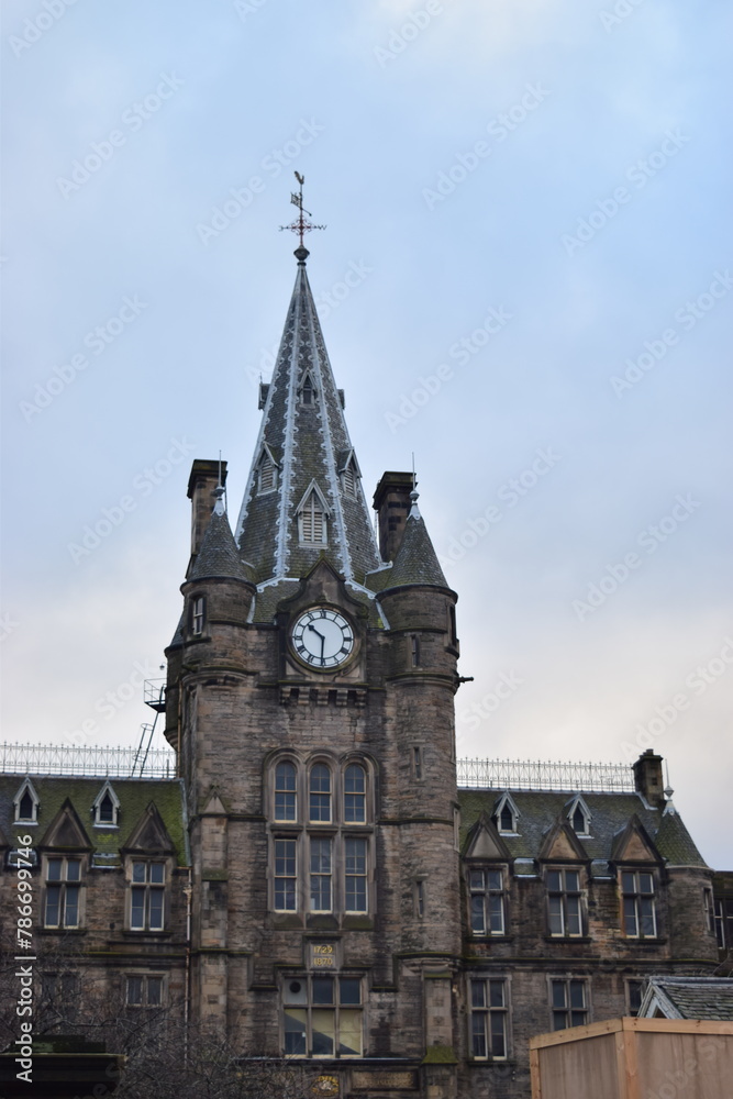Fototapeta premium Torre de igreja em Edimburgo.