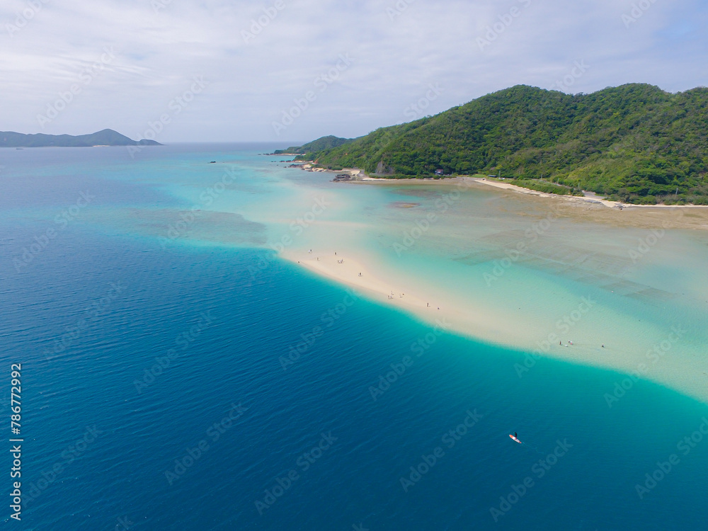 Fototapeta premium 奄美大島 かくれ浜 空撮