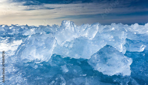 氷や流氷が残る海岸のイメージ素材。クラッシュアイス。ジュエリーアイス。ロックアイス。Image material of the coast where ice and drift ice remain. crushed ice. jewelry ice cream rock ice.