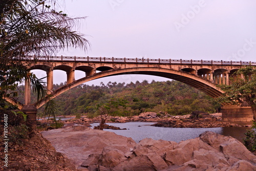 Puente sobre rio en Sierra Leona photo