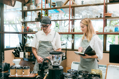 barista talking with custom...
