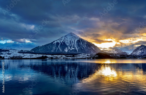 Niesen Sonnenuntergang im Winter