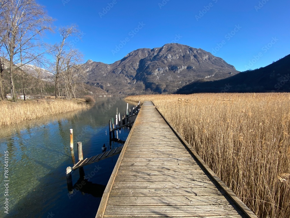 Naklejka premium Friuli - Lago dei tre comuni (lago di Cavazzo) e monte San Simeone