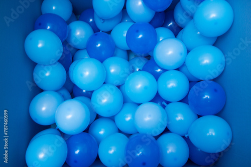 blue balloons in a box, blue balloons background