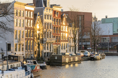 Old Amsterdam canal at golden hour. 2. Februar 2024 Amsterdam
