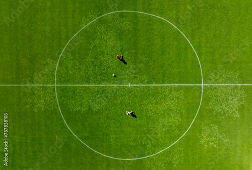 Obraz na płótnie football in the middle of the football field w salonie