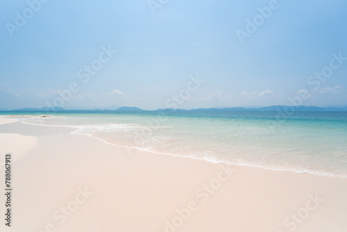 Beautiful sandy beach and sea water and waves in southern Thailand, Asia © Photo Gallery