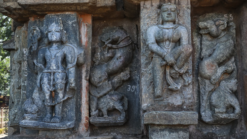 Canvas Print Beautiful Carvings of Hindu Deities on the Chandraditya Temple, 11th Century Temple Dedicated to Lord Shiva, Barsur, Chhattisgarh, India