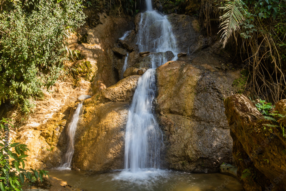 Fototapeta premium Waterfall near Donkhoun (Done Khoun) village near Nong Khiaw, Laos