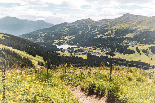 Alpnelandschaft im Sommer in den Schweizer Alpen, Graubünden photo