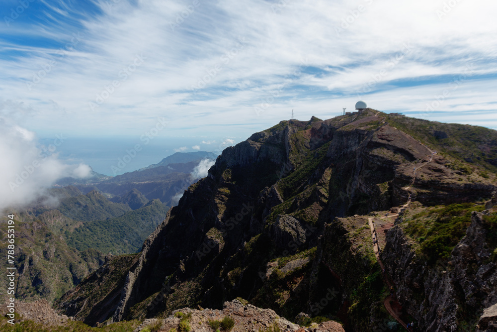 Obraz premium Explore the breathtaking landscapes of Madeira Island, Pico do Arieiro