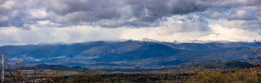 Obraz premium Stormy Clouds Over Snowy Serra da Estrela