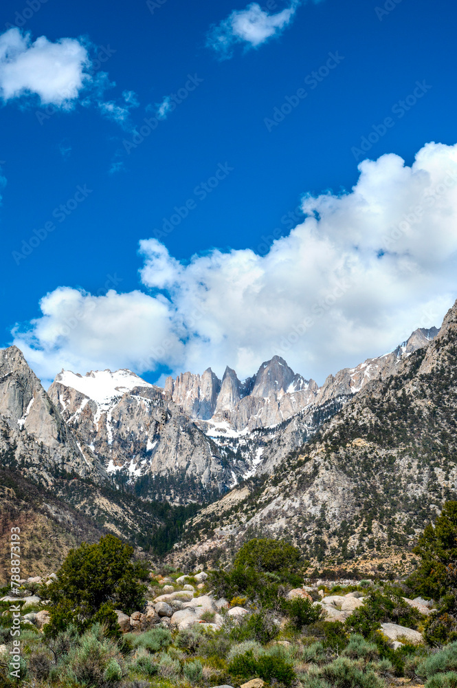 Fototapeta premium The rocks of Alabama Hills Sierra, California 