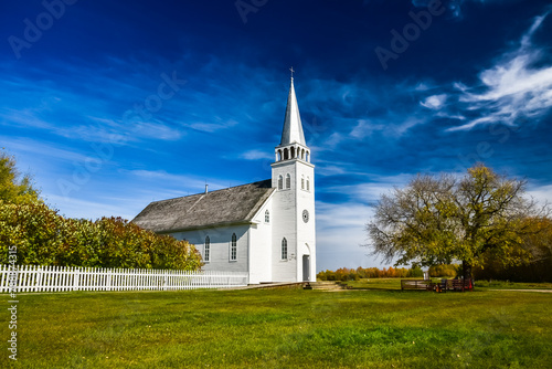Foto church in the countryside