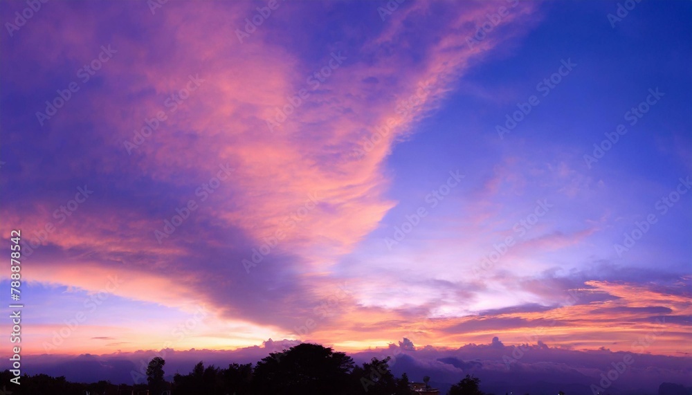 空　雲　サンセット　パノラマ　広い　色彩　ピンク　青　夕焼け　美しい