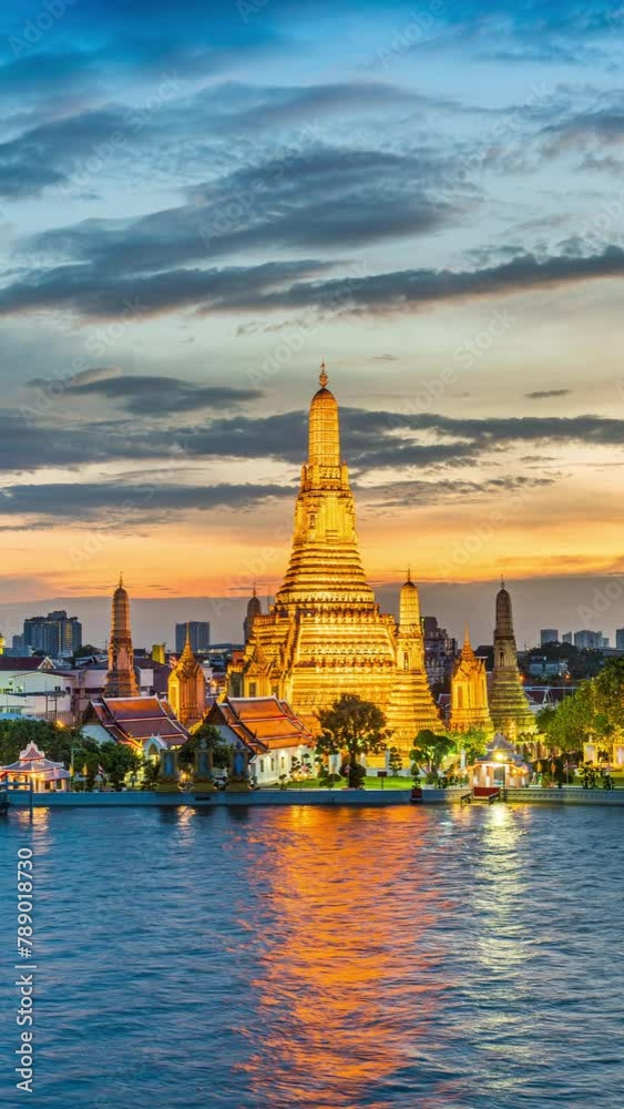 Wat Arun Ratchawararam at sunset(Temple of Dawn) famous tourist destination in Bangkok, Thailand. Wat Arun Ratchawararam at sunset(Temple of Dawn) famous tourist destination in Bangkok, Thailand.