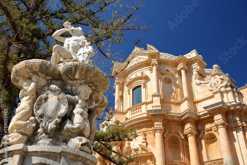 Tableau sur toile Fontana d'Ercole (Fountain of Hercules, dating from 1757) with San Domenico chur