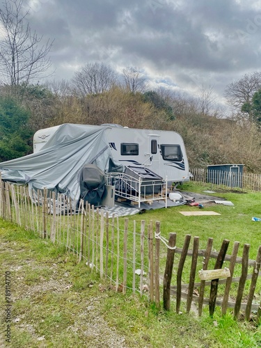 Wohnwagen mit Sturmschaden
