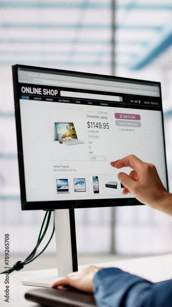 Mann Mit Online-E-Commerce-Shop