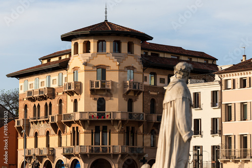 Palazzina eccletica nella città di Padova
