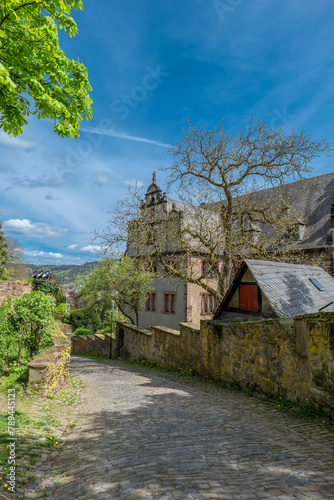 Der Weg zum Landgrafenschloss über der Altstadt von Marburg