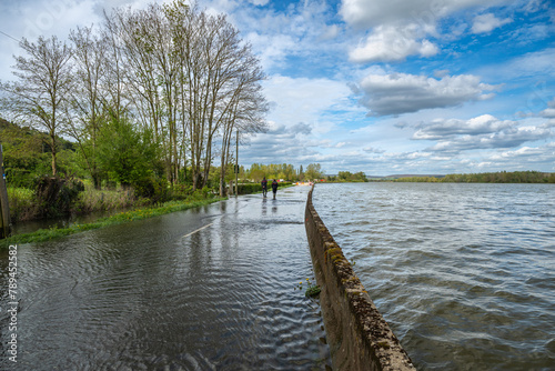 Tableau sur toile Inondations de la Seine  à Bardouville  (76) les 09 et 10 avril 2023